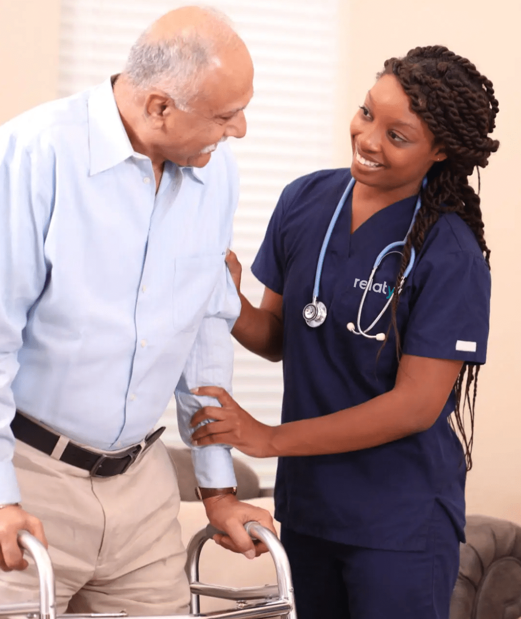Relatyv Nurse working with person