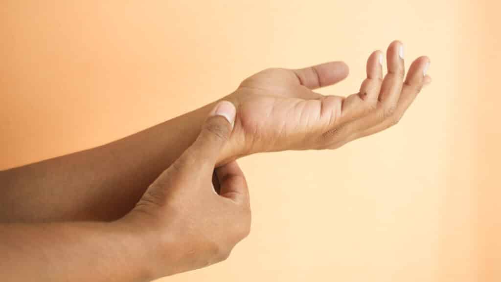 Relatyv - A Lump on the Tendon